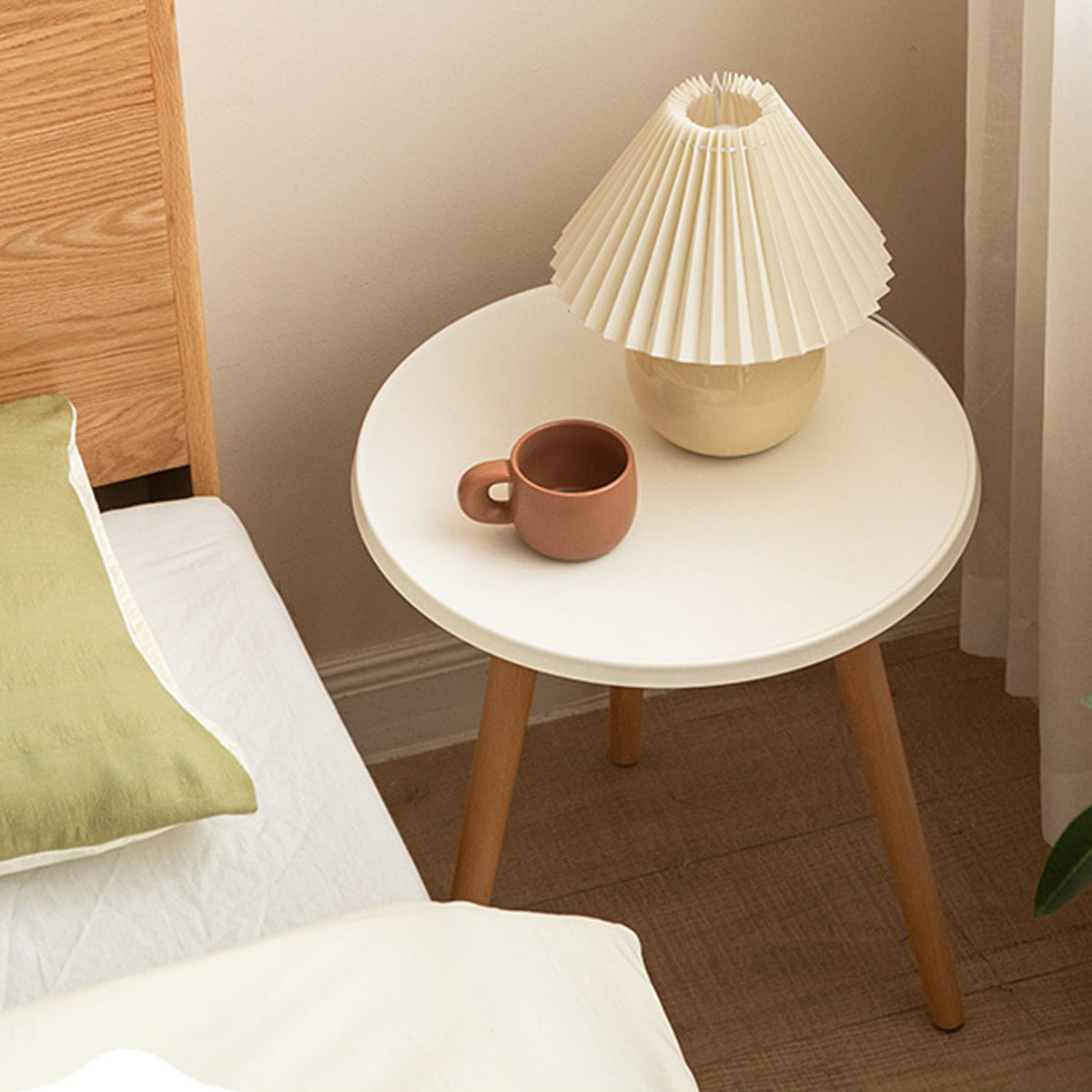 Table d'appoint en saule