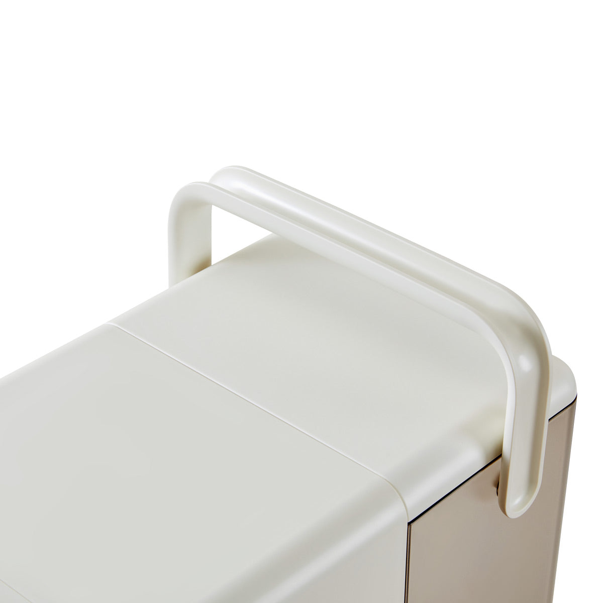 Distributeur d'eau chaude et froide avec filtre