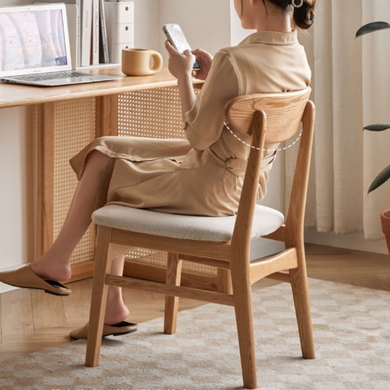 Chaise de salle à manger en chêne massif Nara