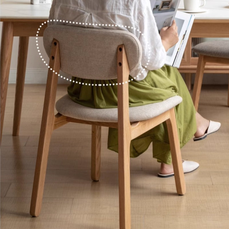 Chaise de salle à manger rembourrée en bois de chêne Kei