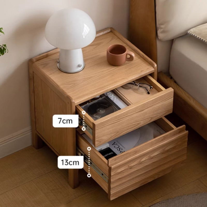 Table de chevet en bois massif Yuki