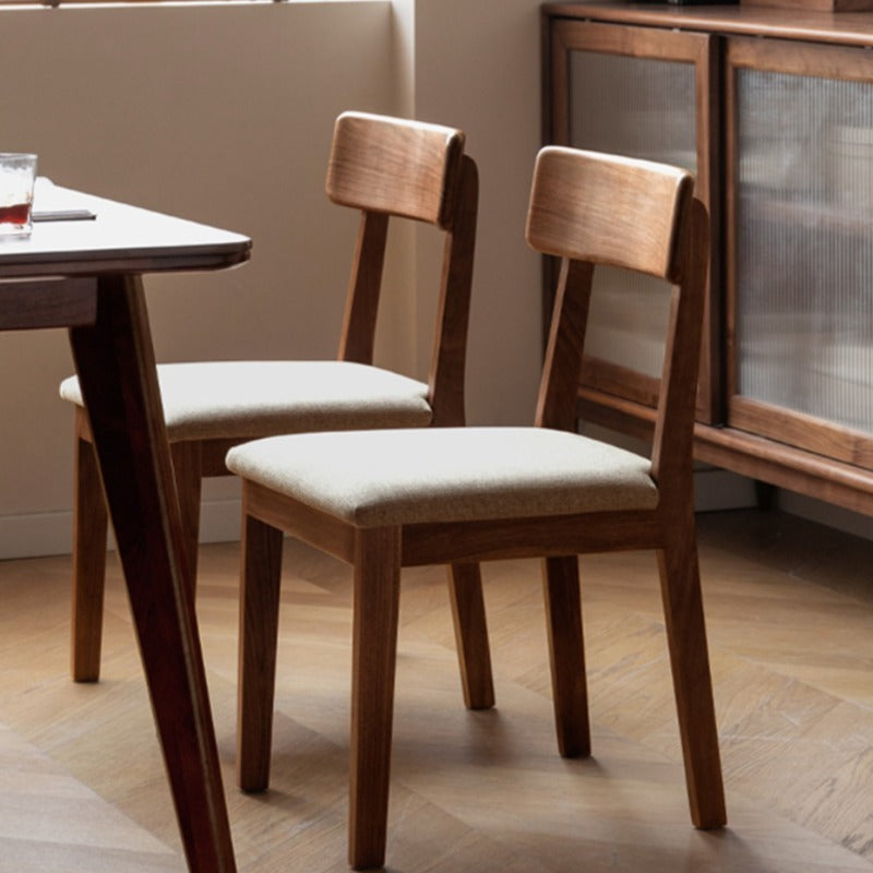 Chaise de salle à manger rembourrée en noyer Nadia
