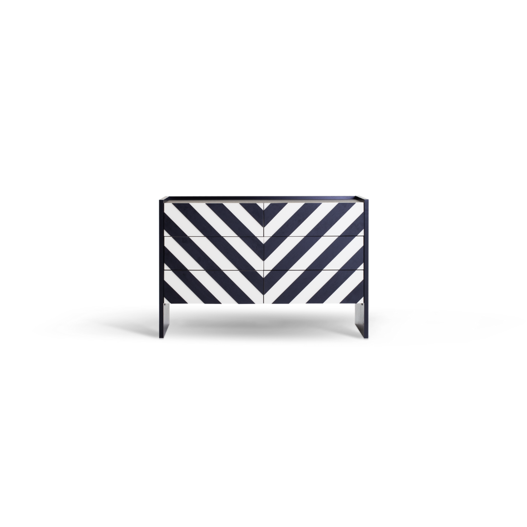 Commode à chevrons