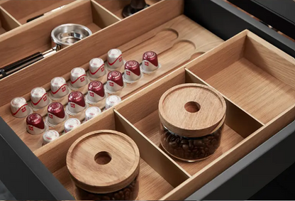 Panier à tiroir coulissant avec organiseurs en bois massif