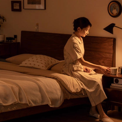 Cadre de lit en noyer massif Douglas