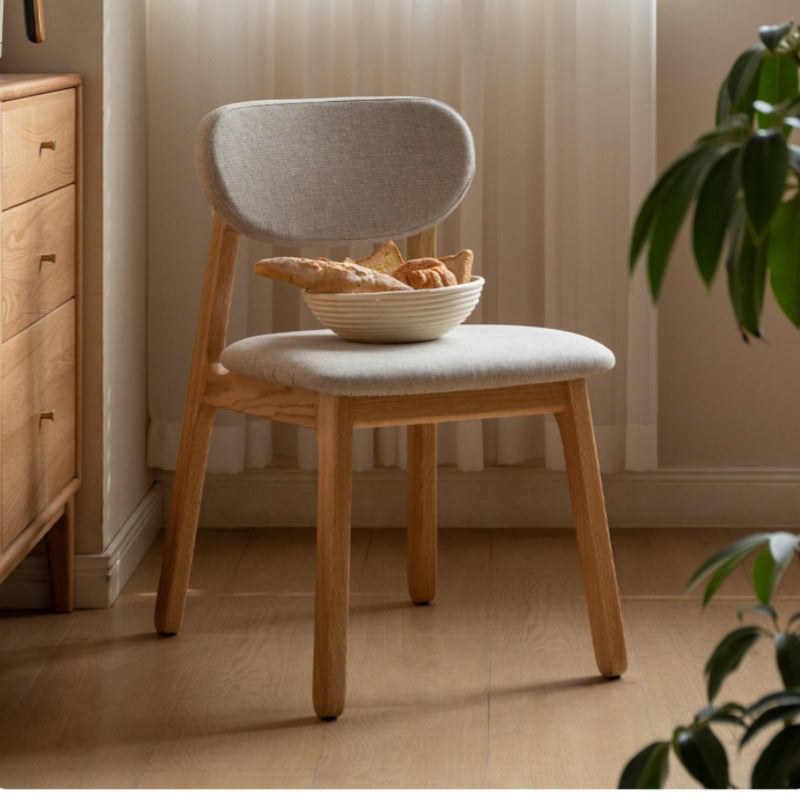 Chaise de salle à manger rembourrée en bois de chêne Kei