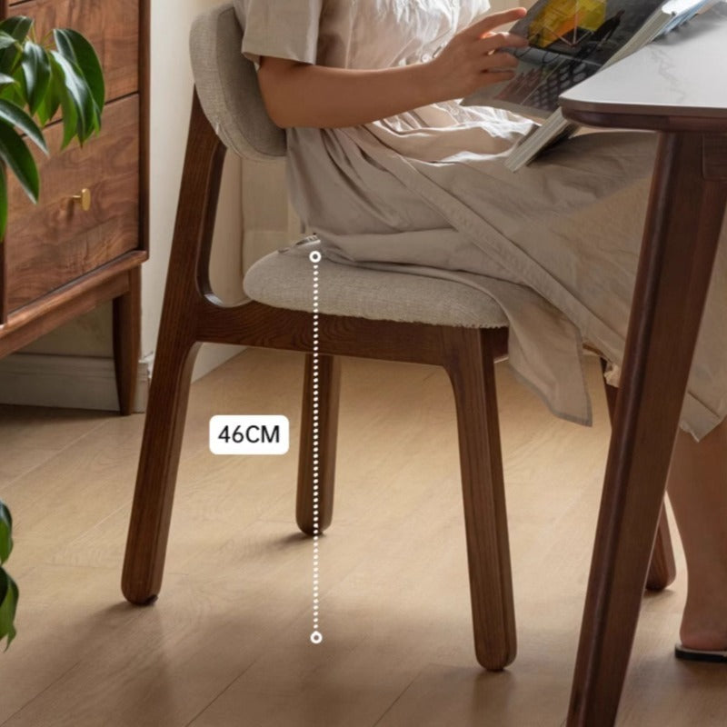 Chaise de salle à manger rembourrée en bois de chêne Kei