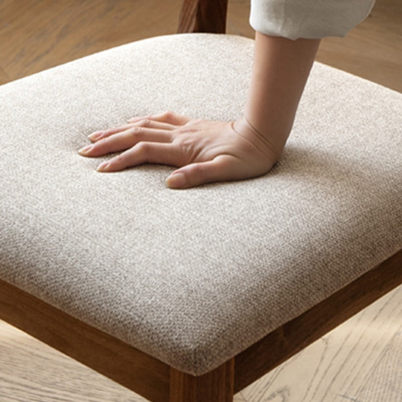 Chaise de salle à manger rembourrée en noyer Nadia