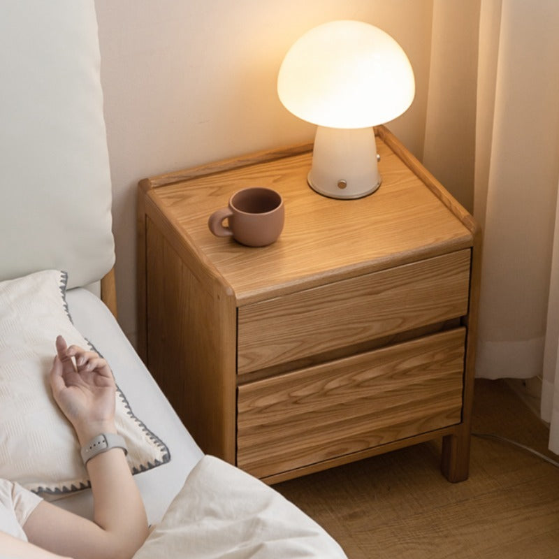 Table de chevet en bois massif Yuki