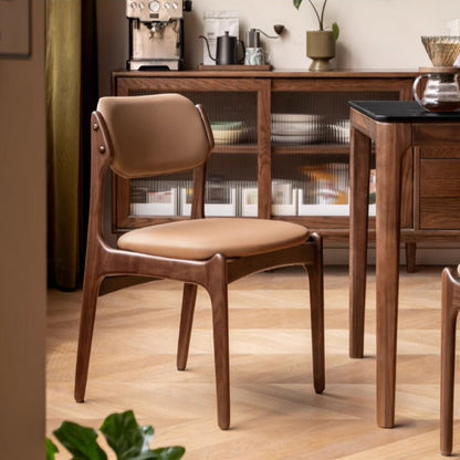 Chaise de salle à manger en bois de noyer Miles